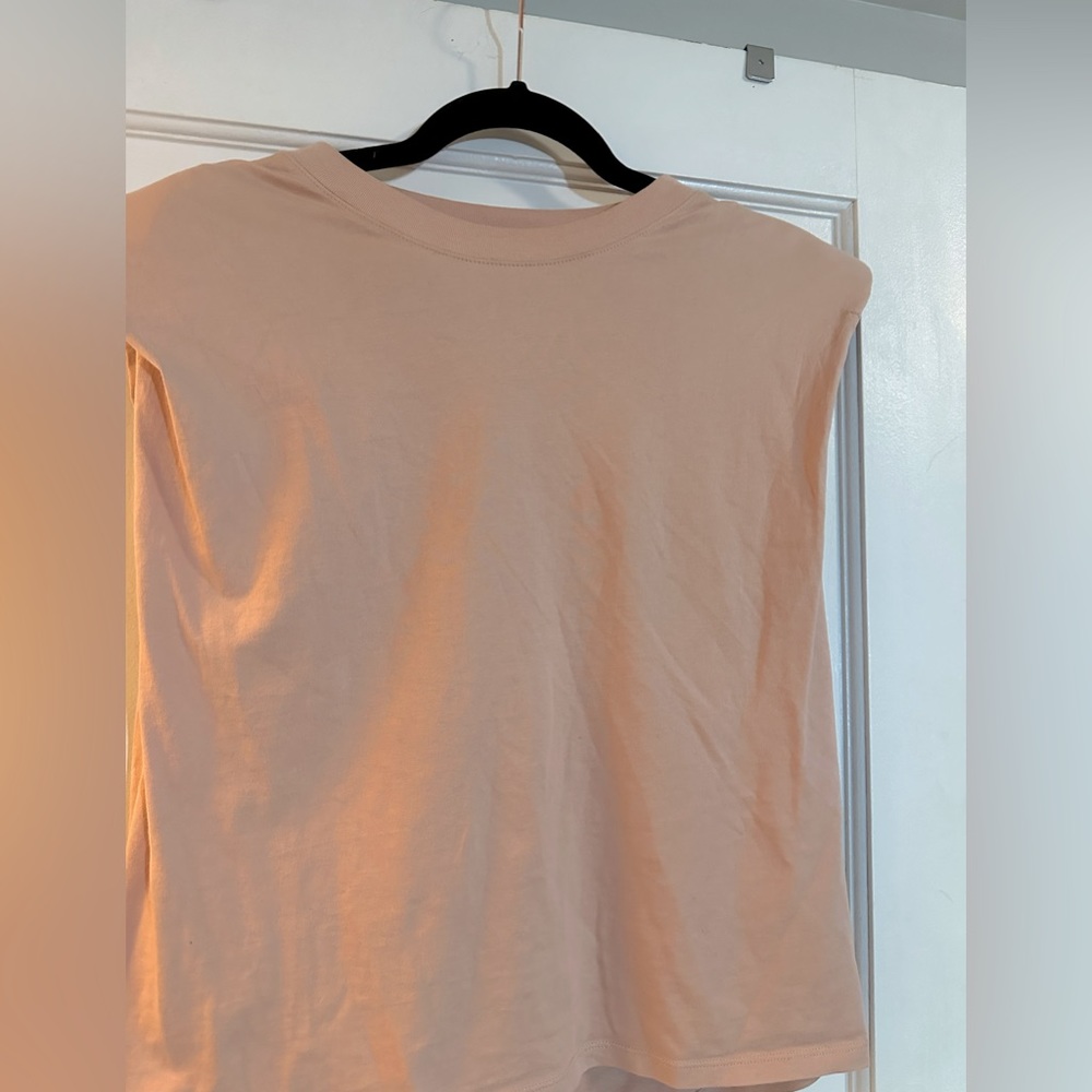 Aritzia Babaton cap sleeve t xs (fits small too) light dusty pink